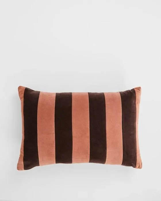 Coussin à rayures de velours lacé - brun