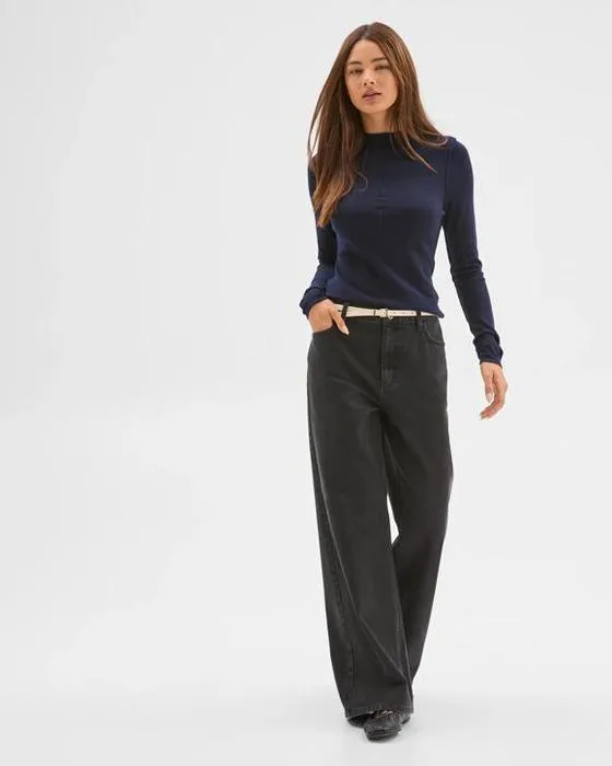 Lily aime les coutures exposées Skivvy Top