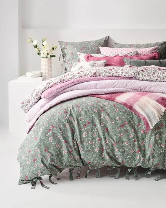 Cible Ensemble de couverture de matelas de coton australien Adley Floral - King Bed - Blanc