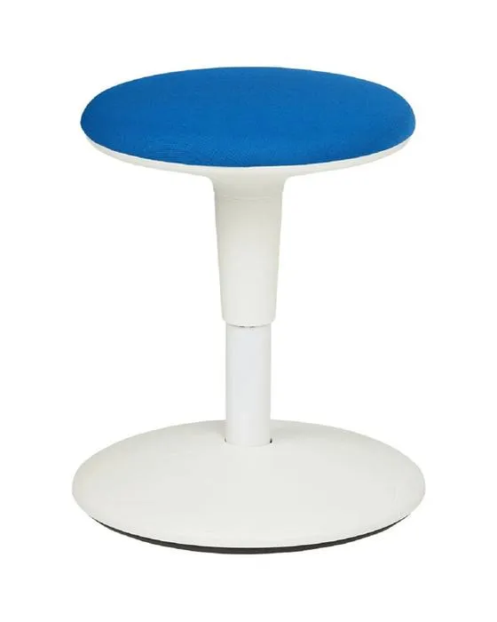 J.Burrows Hyde Kids est assis sur le tabouret