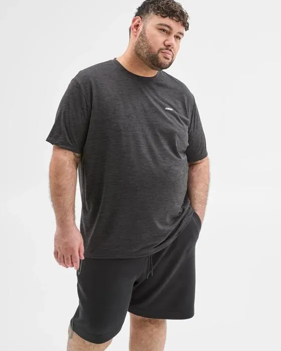 T-shirt d'entraînement actif de taille plus cible