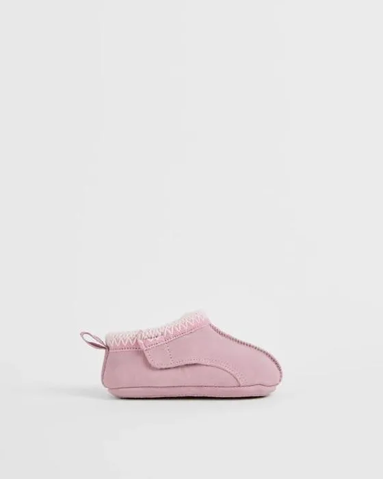 Boots et Pantoufles de design australiens Bébé Australian Design Suede Cuir Premier Walker Slippers