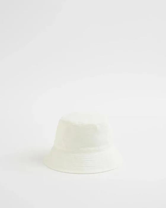 Ciblez le chapeau de seau de denim bébé