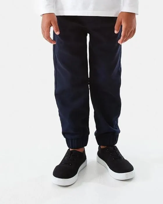 Tirez sur les joggeurs tricotés