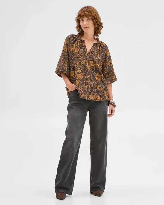 Cible femme douce Rassembler la blouse de cou