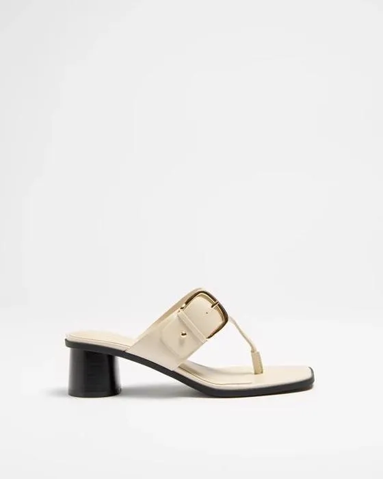 Ciblez le talon de string des femmes - Ellie