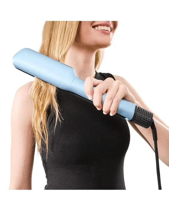 Lissage des cheveux avec style à air chaud - Bleu